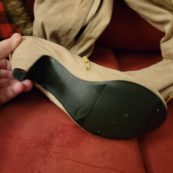 Womens Nude suede boots - Picture 3 of 6
